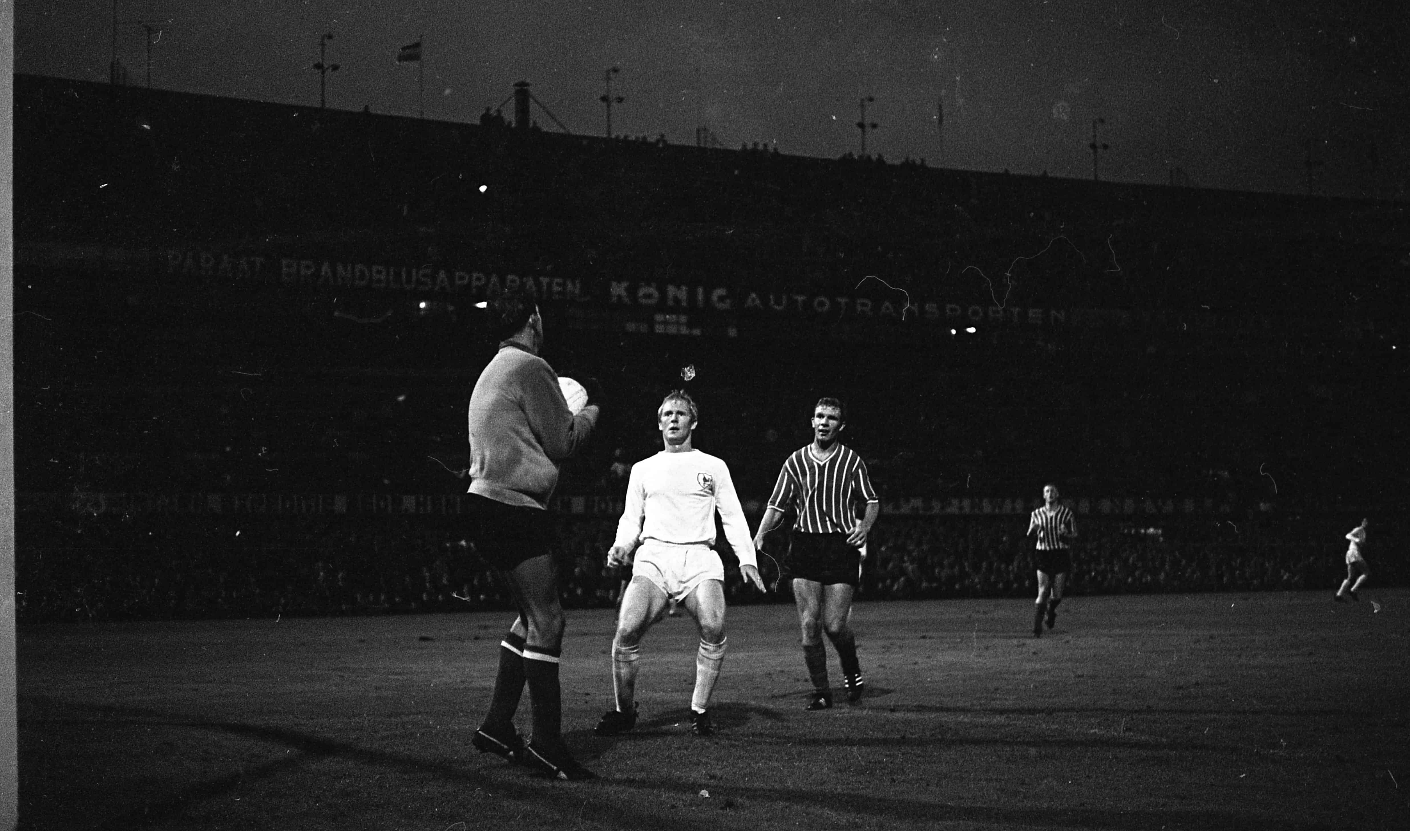 1964-08-08 Feyenoord-Spurs 4-3 300 DPI PB (11)