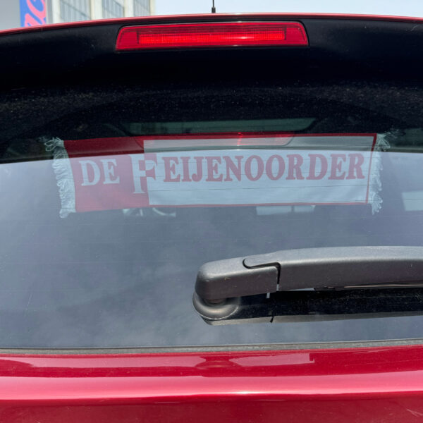 Autosjaal De Feijenoorder in auto Feyenoord